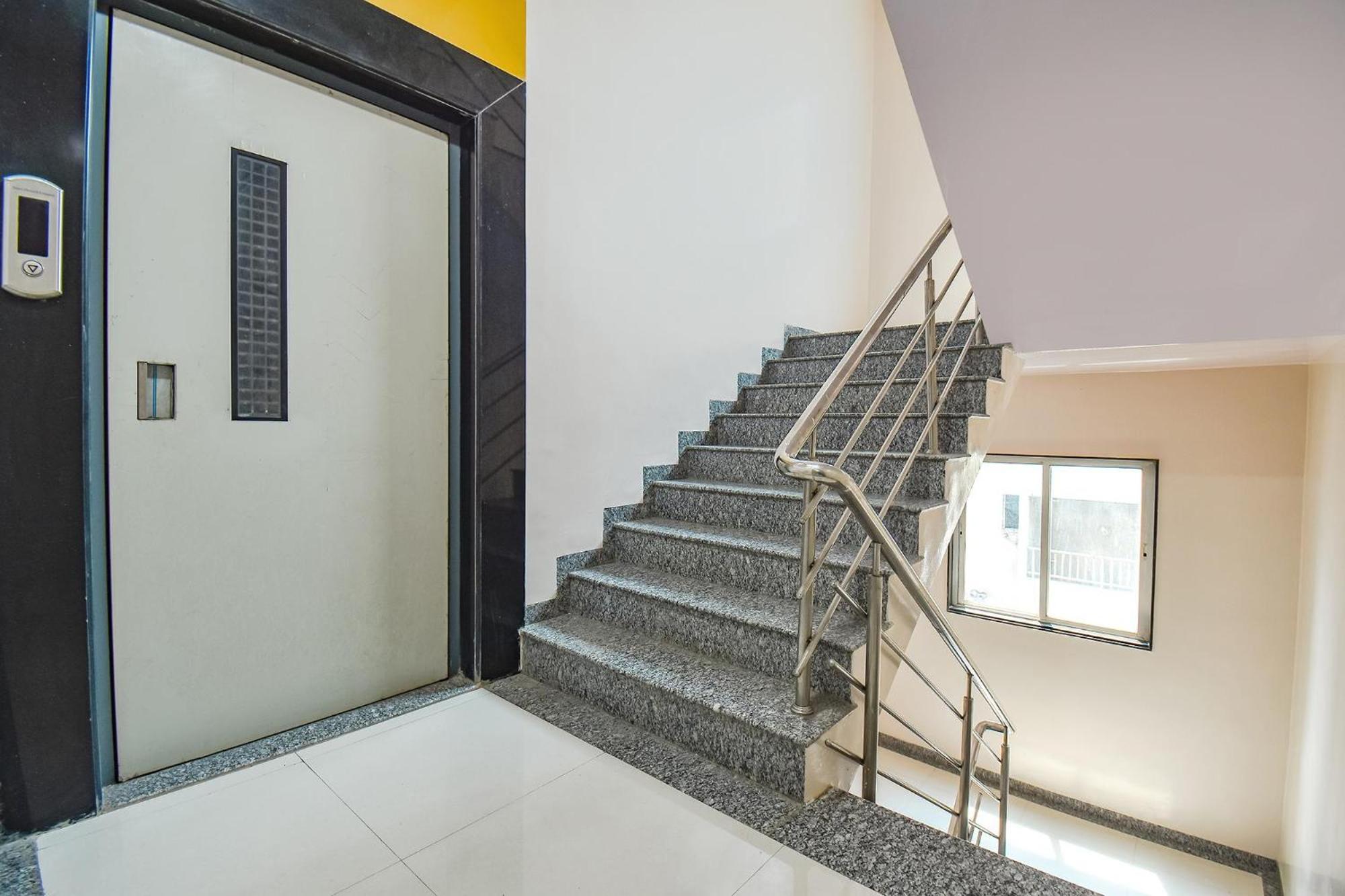 Fabhotel Skylight Studio Rooms - Nr Mcf Camp Пюн Екстериор снимка